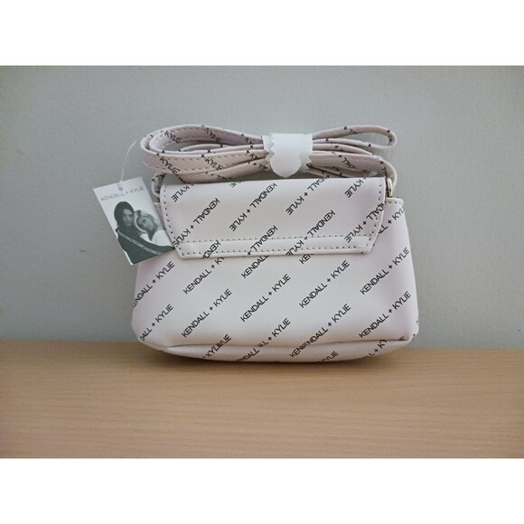 Kendall & Kylie Small Crossbody Bag Purse Light Pink - Picture 2 of 2
